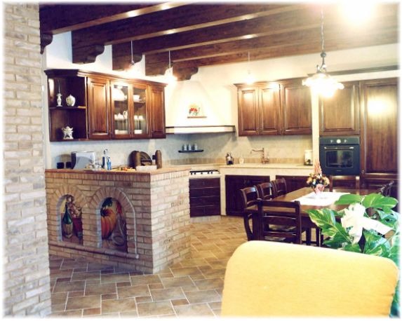 Pavimenti taverna: rustici, cotto Rivestimenti x cucine rustiche