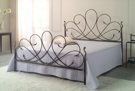 Camera da letto rustica: legno, ferro battuto Camere da letto complete con letto in ferro battuto